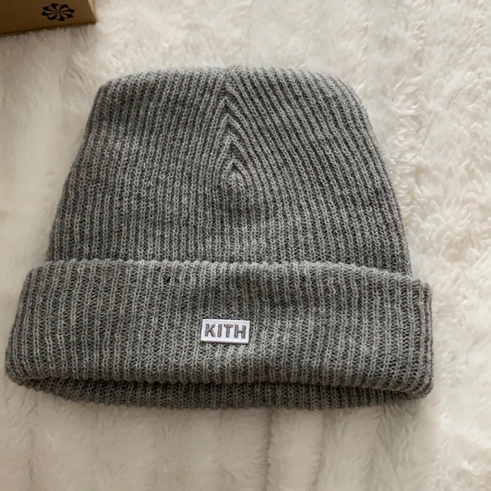 Kith gray knit beanie EUC